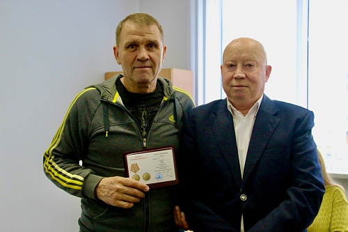  Павел Анатольевич Шишкин, тренер команды СШ «Арсенал-2011», награжден медалью «Трудовая доблесть»