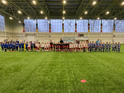  В пятницу, 3 ноября, в футбольном манеже СШ "Арсенал" состоялся турнир среди команд 2015 г.р., посвященный памяти мастера спорта СССР Белоусова В.П.