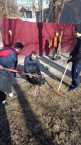  Сотрудники МБУДО СШ «Арсенал» вносят свой вклад в благоустройство города!